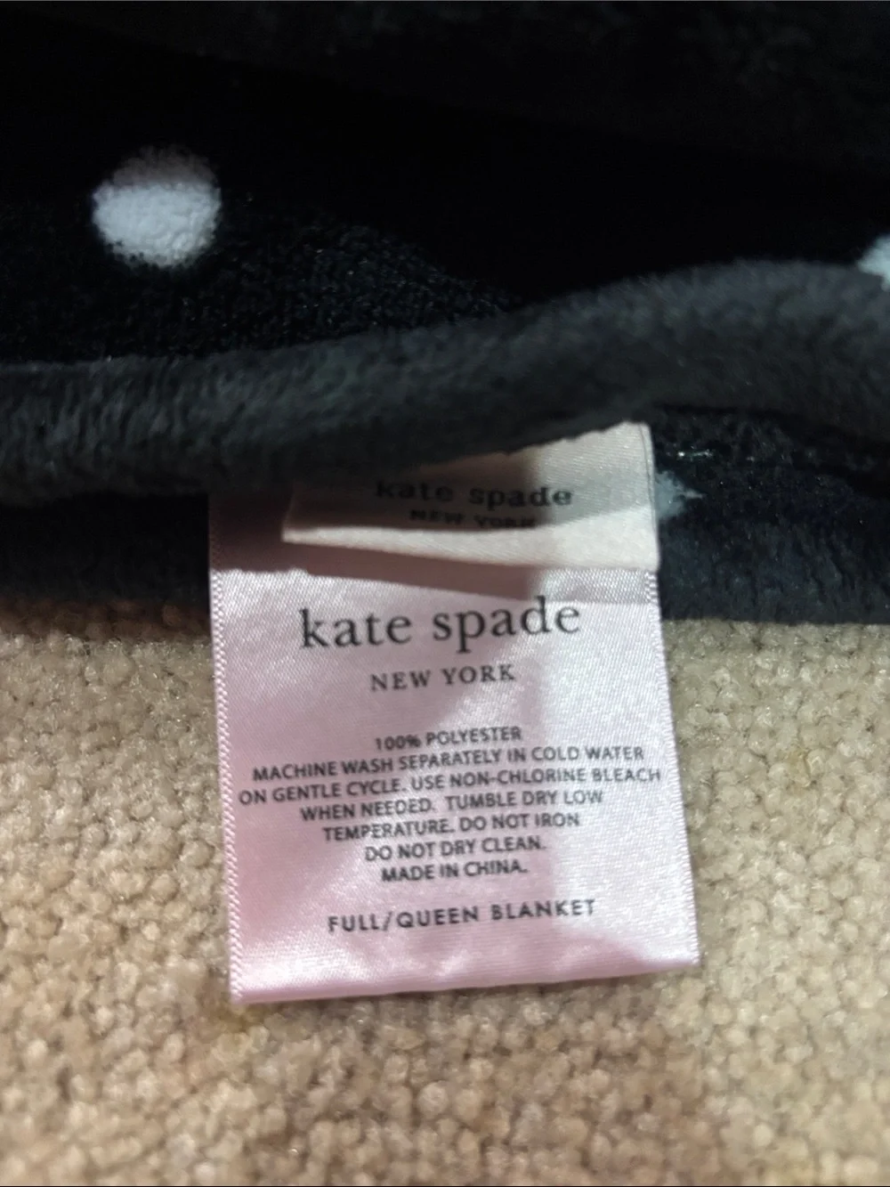 KATE SPADE POLKA DOT BLANKET ( full/queen)
